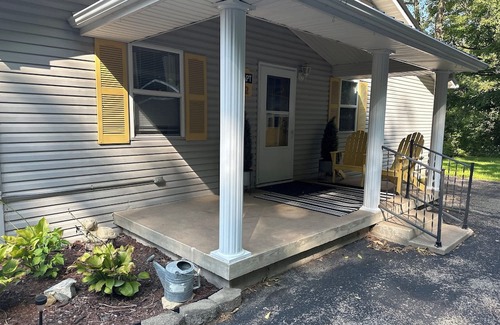 Wabash Apartment | Charming 2-bedroom apartment with AC, fitness room/office in peaceful Wabash