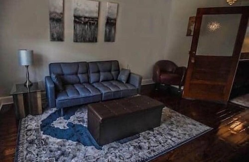Fourmile House | Pineville's Only Elite Inn: Luxe Stays For Discerning Guests