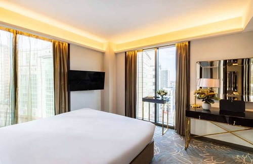 Portsoken Hotel | Spitel Fyeld Corner Suite at Hotel Saints—Close to Top Sights and Cultural Gems