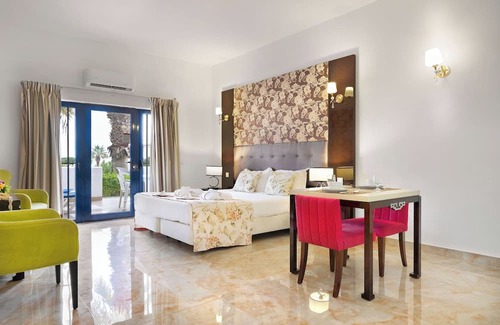 Oura Hotel | Beachfront Hotel! 4 Sea View Units, Kitchenettes!