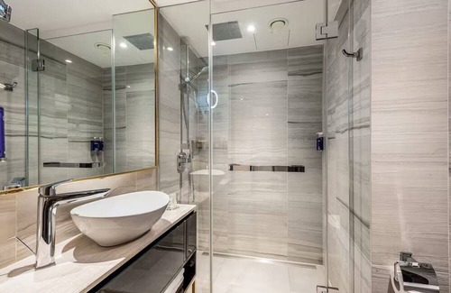 Portsoken Hotel | Stay Close to London Bridge, Tower Bridge, and the British Museum