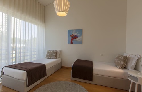 Carvalhal Hotel | Enjoy Lisbon Coast! Tennis, Free Parking on the Beach and Playground for Kids!