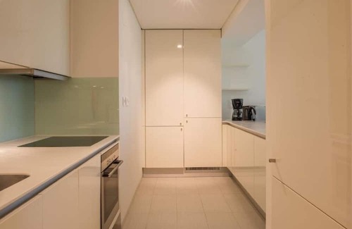 Carvalhal Hotel | Beach Bliss: Spa, Free Parking, Close to Edge Golf Academy - 3 Apts w/ Kitchens