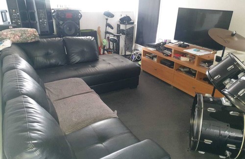 Yarrabilba House | 1 Bedroom + own shower & toilet - Yarrabilba 4207 QLD