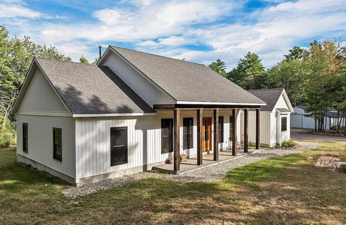 Lebanon Other | Charming 3-bedroom Farmhouse in the Seacoast