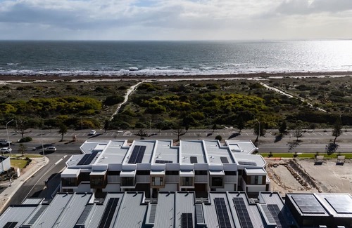 Taperoo House | Oceanview Luxury with Dedicated Workspace