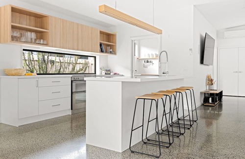 Inverloch Resort | Tea Tree Poolside Retreat