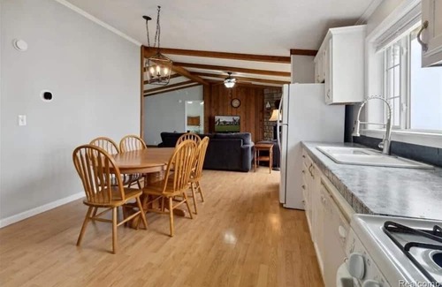 Harbor Beach House | "Huron Bluff" 3-bedroom House in Harbor Beach Lakefront with Spectacular Views