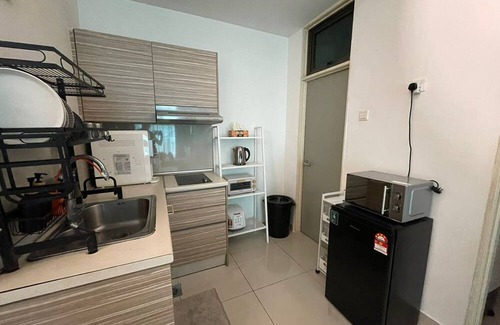 Taman Johor Jaya Apartment | Cozy 2-bedroom apartment in wonderful Johor Bahru with AC, fitness room