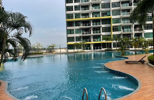 Taman Johor Jaya Apartment | Cozy 2-bedroom apartment in wonderful Johor Bahru with AC, fitness room