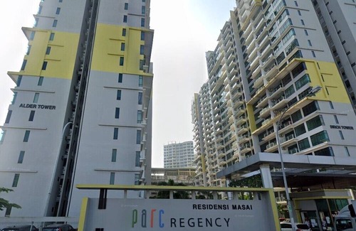 Taman Johor Jaya Apartment | Cozy 2-bedroom apartment in wonderful Johor Bahru with AC, fitness room