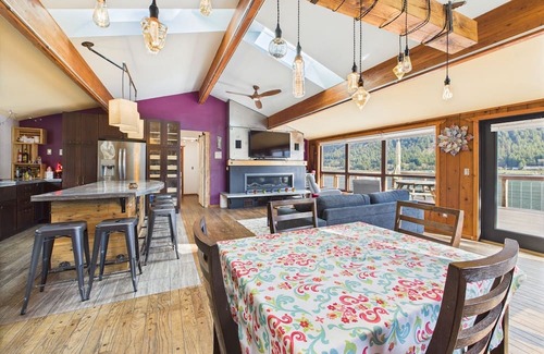 West Juneau House | Juneau’s Ultimate Gathering Place 7BR, Ocean Views