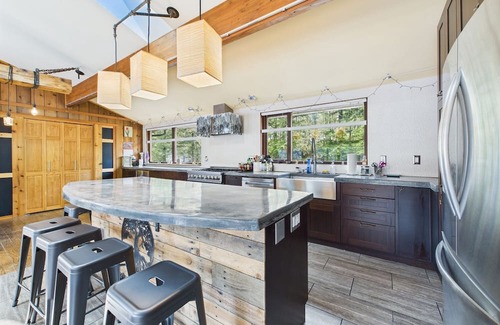 West Juneau House | Juneau’s Ultimate Gathering Place 7BR, Ocean Views
