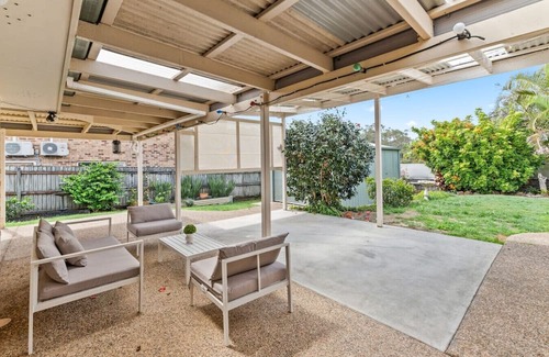 Capalaba Apartment | Spacious 4BR Family Home in Capalaba | Local Charm