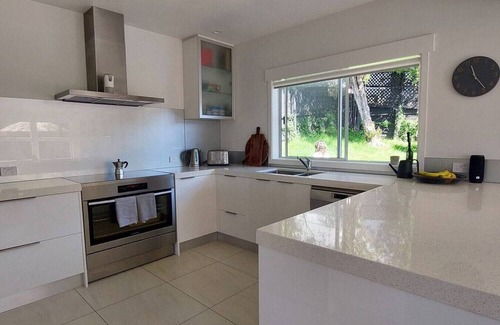 Kohimarama Apartment | Coastal Home with Pool & Spa (Furnished Rentals)