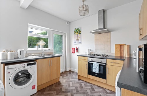 Doncaster House | Stunning Modern Home 4 mins from Racecourse