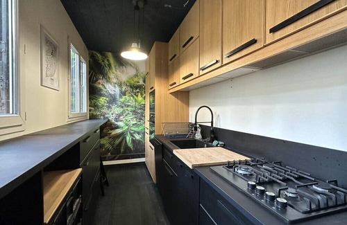 Lormont House | Charming family house with large terrace
