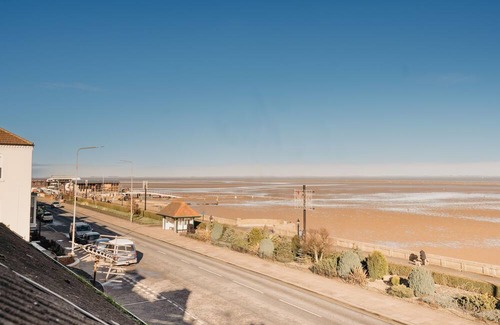 Cleethorpes Apartment | Sunny Seaside Paradise