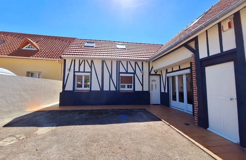Bracquemont Cottage | La Casa César House sleeps 10