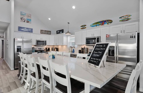 Port Bolivar House | 3 Beachfront Houses! 3 Heated Pools! Sleeps 80! Weddings & Events Welcome! Pets!