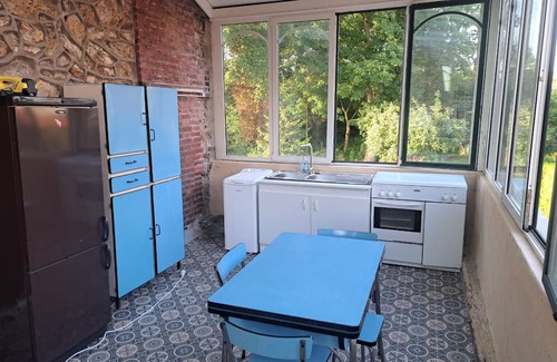 Roisel Bed & Breakfast | Roisel: 3-bedroom apartment in Villa Amenaide