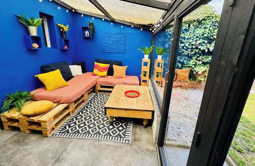 Hallennes-lez-Haubourdin House | Groovy House, 10min from Lille, with electronic dart board
