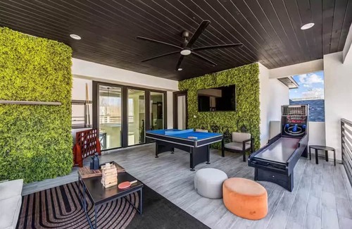 Hull House | Modern Luxe Oasis with Pool