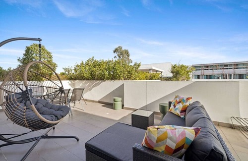 Mascot Apartment | Family Penthouse Apt Lvl 13 w/2 Carparks @Airport