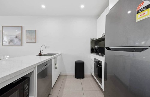 Mascot Apartment | Family Penthouse Apt Lvl 13 w/2 Carparks @Airport