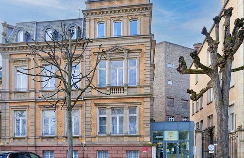 Contades Hotel | 5 Minutes by Foot Away From The National University Library! Pets Are Welcome!