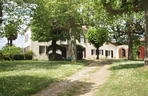Creon-dArmagnac House | In a Wing of an Old Manor House