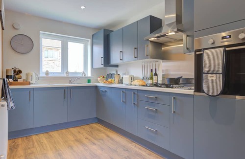 Bourne House | Stylish 3BR Stay in Bourne with Parking