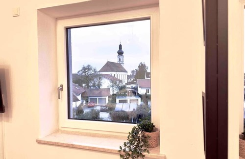 Stephansposching Apartment | Modern apartment with kitchen & parking