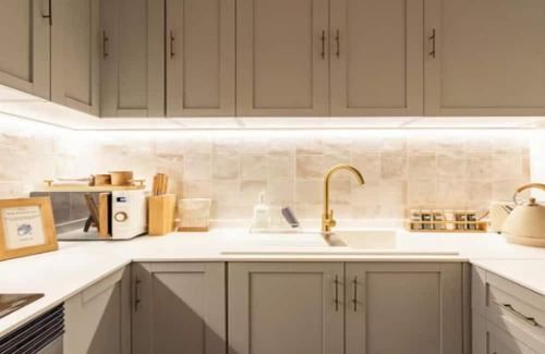 Eixample Apartment | Elegant Apartment Steps from Passeig de Gràcia