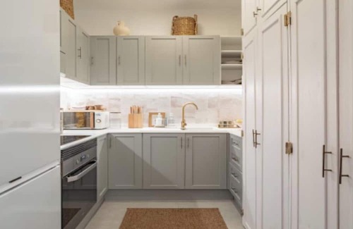 Eixample Apartment | Elegant Apartment Steps from Passeig de Gràcia