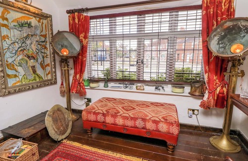 Hamble-le-Rice House | THE OLD HOUSE, pet friendly, character holiday cottage in Hamble
