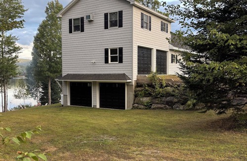 Errol House | Spacious 5-bedroom lake house on Akers Pond in Errol