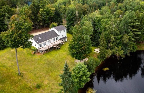 Errol House | Spacious 5-bedroom lake house on Akers Pond in Errol