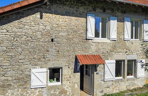Royeres House | Pet friendly home in Royères with WiFi