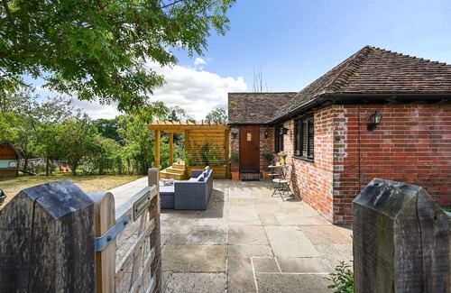 Blackham Cottage | The Potting Shed - a holiday let that sleeps 2 guests in 1 bedroom