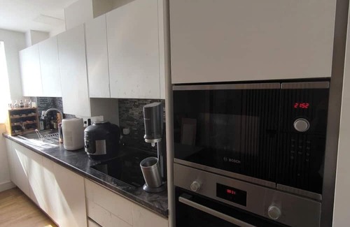 Feltham North Apartment | Cosy apartment near Heathrow