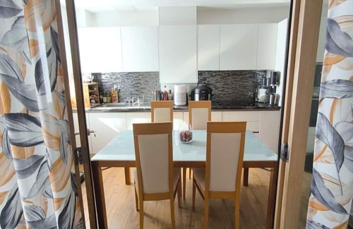 Feltham North Apartment | Cosy apartment near Heathrow