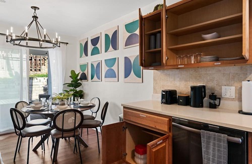 Highland Hills House | 2 Mirrored Units- Fire pits and grill, walk to Starbucks, HEB, restaurants