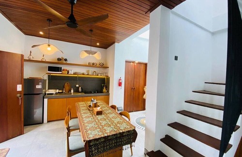 Lodtunduh Apartment | OriVista Luxe Private Pool Villa Ubud Balcony View