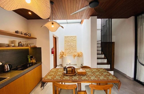 Lodtunduh Apartment | OriVista Luxe Private Pool Villa Ubud Balcony View