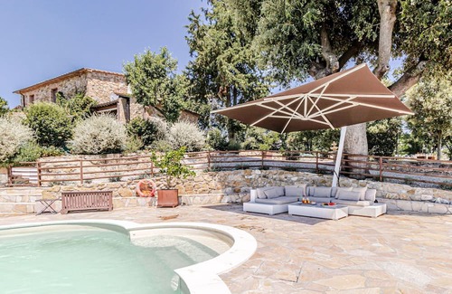 Montecatini Val di Cecina Villa | Villa in Montecatini with 5 bedrooms sleeps 10