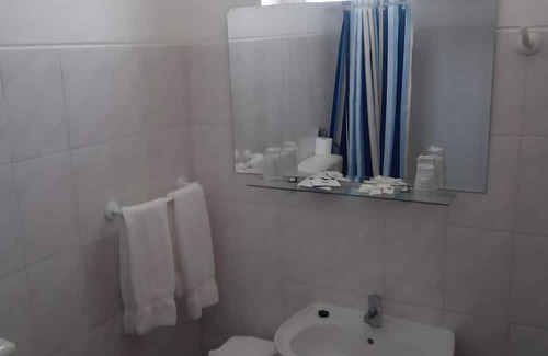 Corte do Pinto Apartment | Room 'Lareira' with Shared Pool, Wi-Fi and Air Conditioning