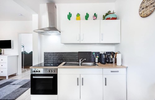 Huxtertor/Muhlentor/Gartnergasse Apartment | Apartment 'Bella Verde' with Balcony and Wi-Fi
