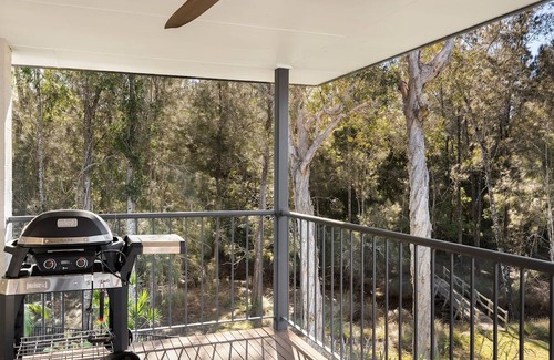 Hyland Park House | A Tranquil Bushland Escape Near the Beach