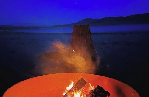 Levan House | Firepit-Shade-Chairs-Dark Skies